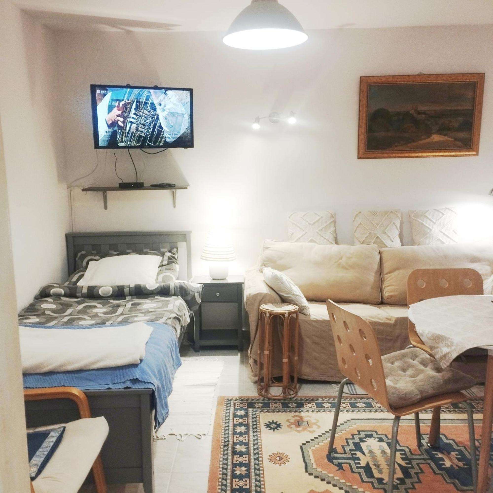 B&B Family Basement Apartment, Breakfast, Free Parking, 5Km From Tulln Chorherrn Exterior foto